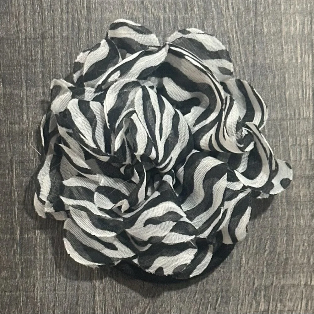 💞 Large Black & White Zebra Print Flower Hair Clip / Hair Band